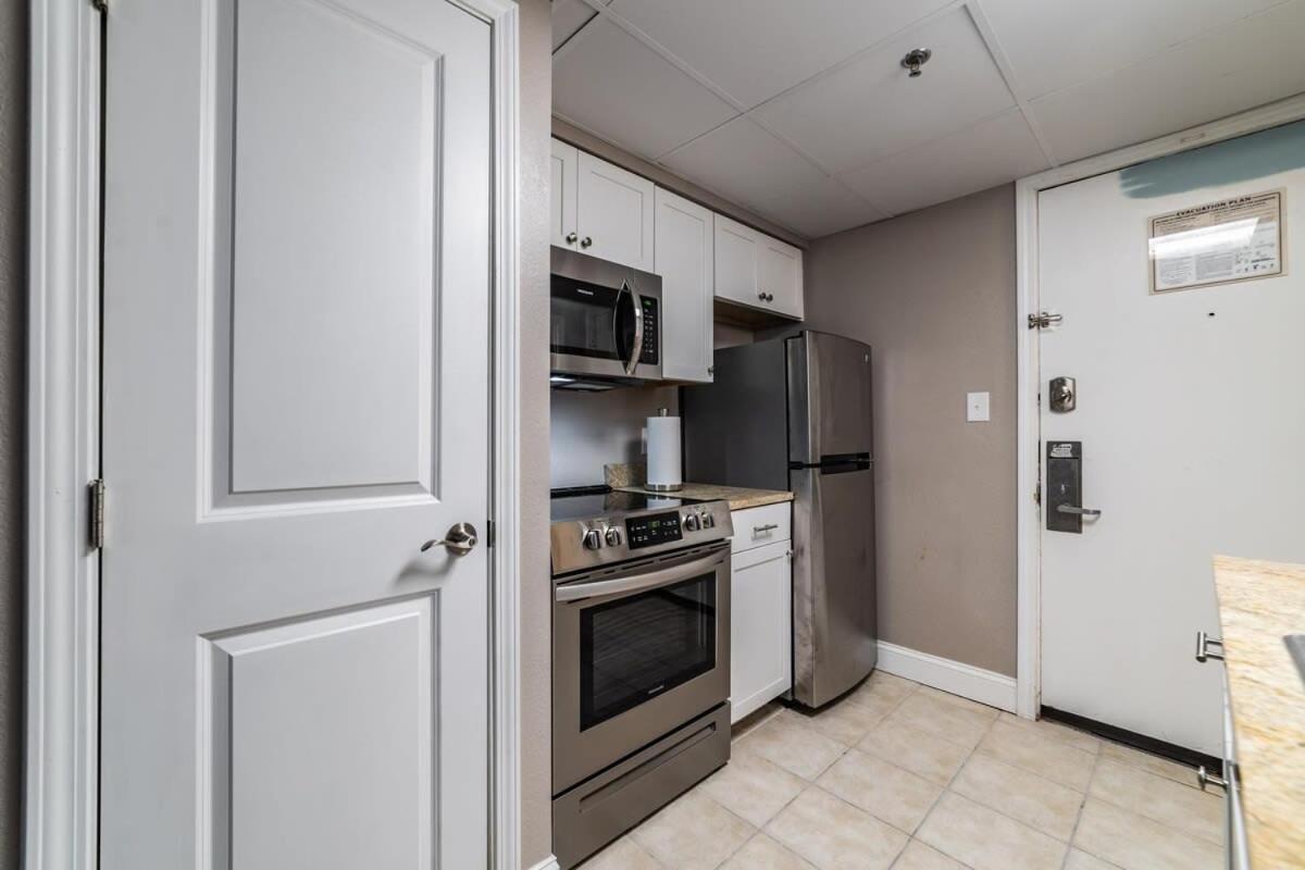 Ground Floor Ocean Front Studio - Caravelle Resort 124 Миртл-Бич Экстерьер фото