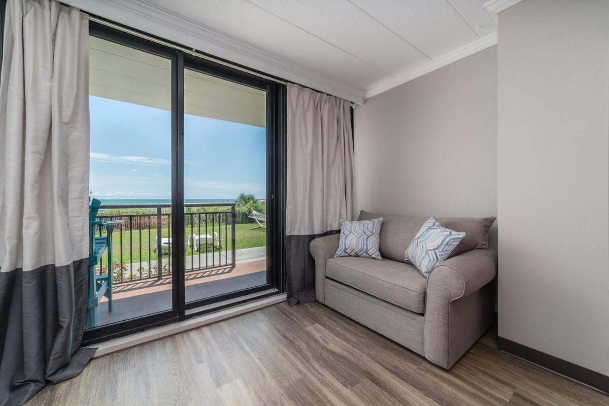 Ground Floor Ocean Front Studio - Caravelle Resort 124 Миртл-Бич Экстерьер фото